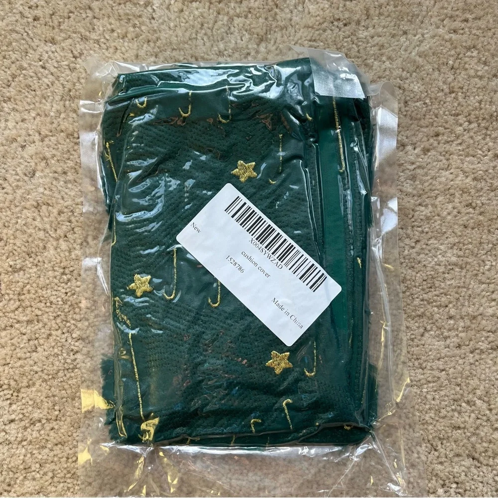 NEW Set of 2 Dark Green & Gold Christmas Tree Pillow Covers w/ Zipper - 18”x18”